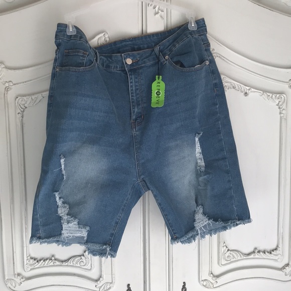 ⚠️ Last chance item (24hrs) Plus size distressed denim jean short med wash 4X - Picture 2 of 5